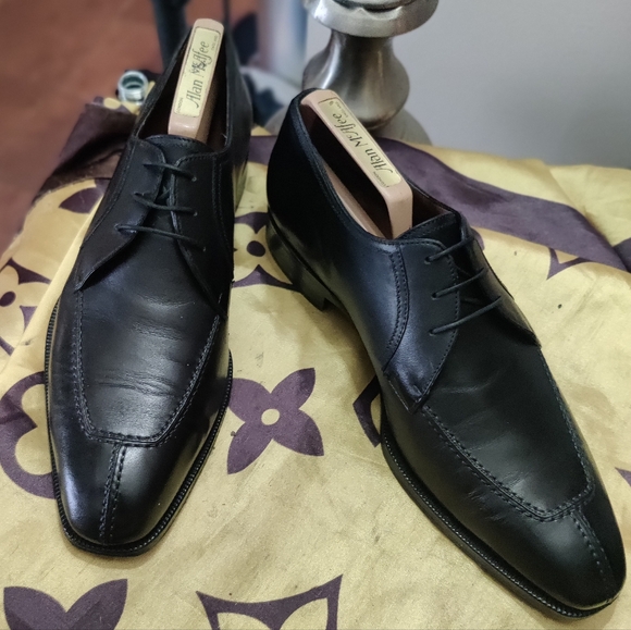 A. Testoni split toe derbys - Picture 8 of 12